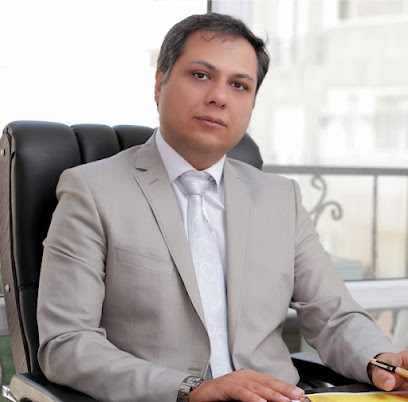 دکتر بیژن فریدنیا | جراح بینی در تهران