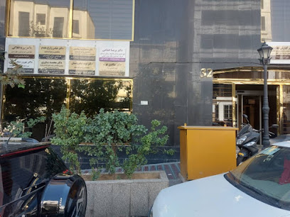 دکتر پوریا افلاکی | جراح بینی در تهران